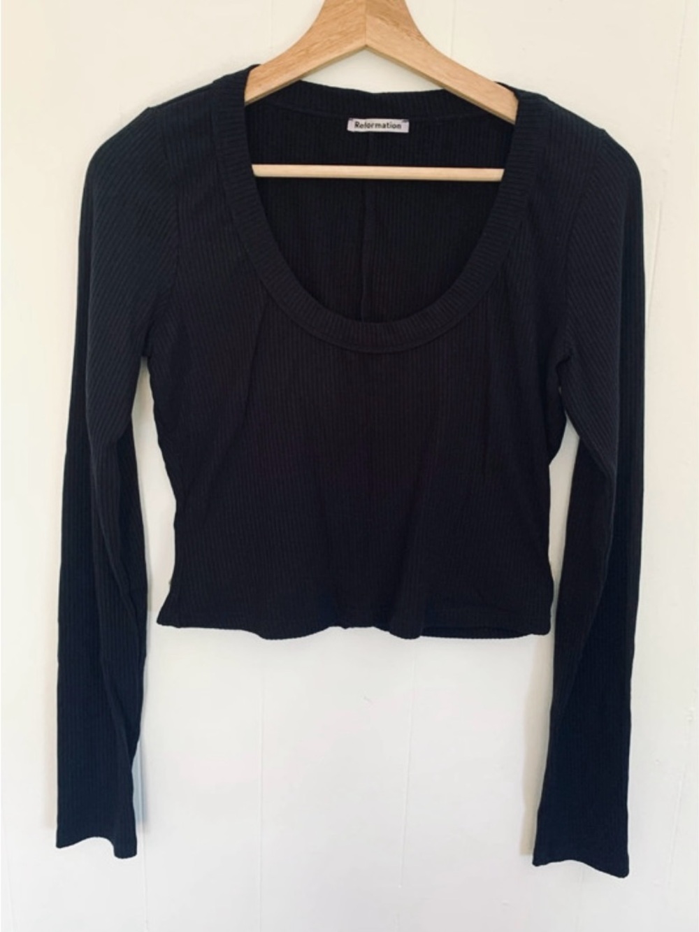 Reformation Black Ribbed Scoop-Neck Long Sleeve - Large